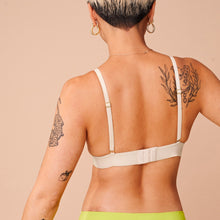 Product gallery. Select Image White Smoke