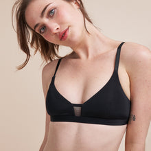 Product gallery. Select Image Black