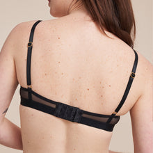 Product gallery. Select Image Black