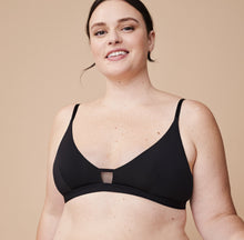 Product gallery. Select Image Black